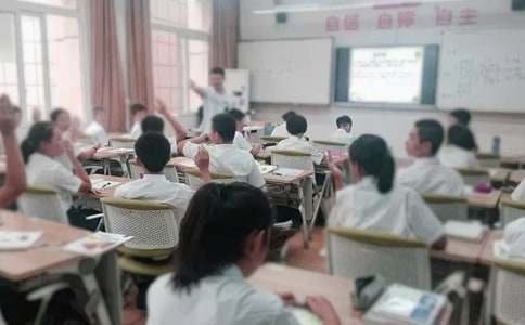 《富贵不能淫》教学反思
